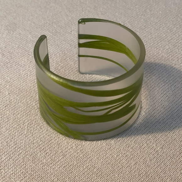 3/$20 Lucite plastic cuff - Picture 5 of 7
